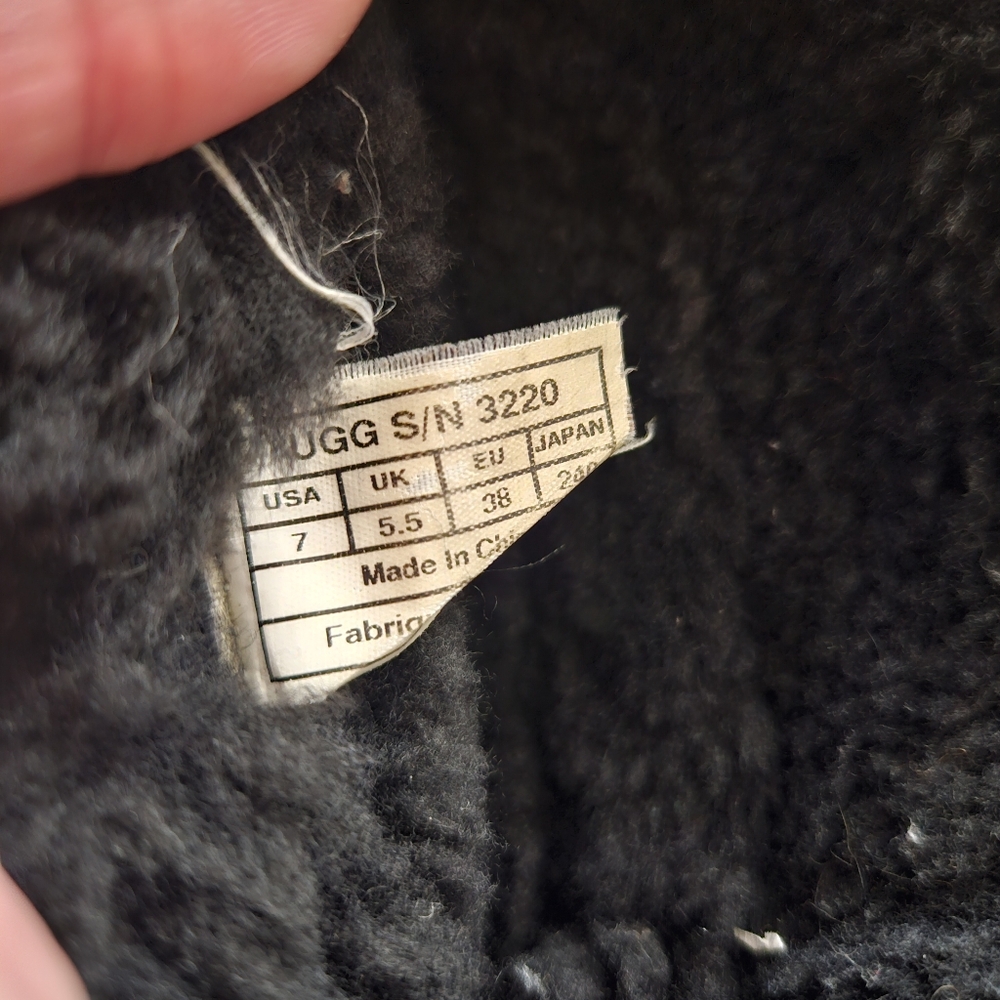 UGG Pouf Boots - Picture 7 of 8